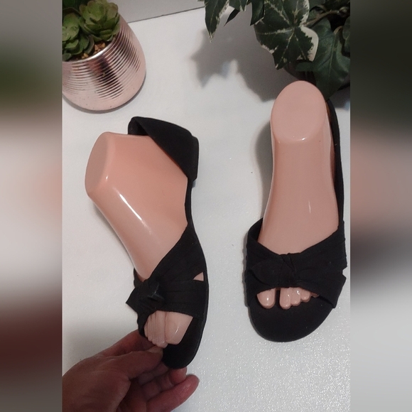 FIONI Clothing Shoes - FIONI Clothing Black Open-Toe Flats
